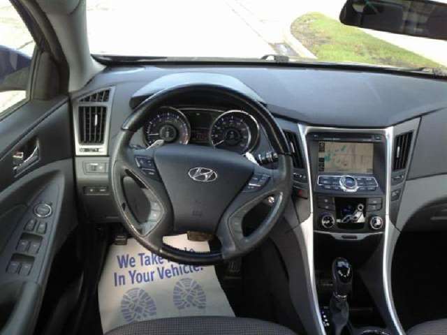 Hyundai Sonata 2011 photo 15